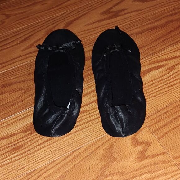 Isotoner Black Ballet Flat Slippers Sz M 6.5-7.5 - Picture 3 of 6